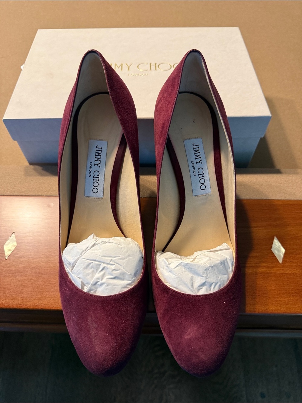 Jimmy Choo Burgundy Suede Classic Pump like new